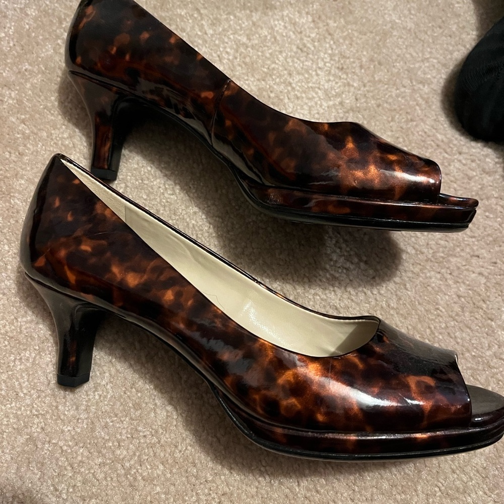 Naturalizer Elegant Brown Peep-Toe Heels